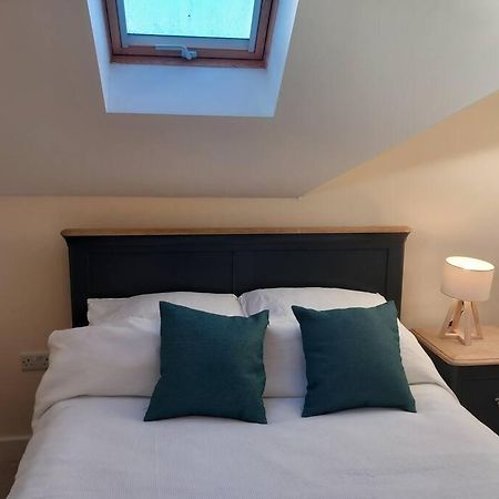 Roomy Penthouse 2 Double Bed Apartment - Spacious - Central Beeston - Free Secure Parking - نوتينغهام المظهر الخارجي الصورة