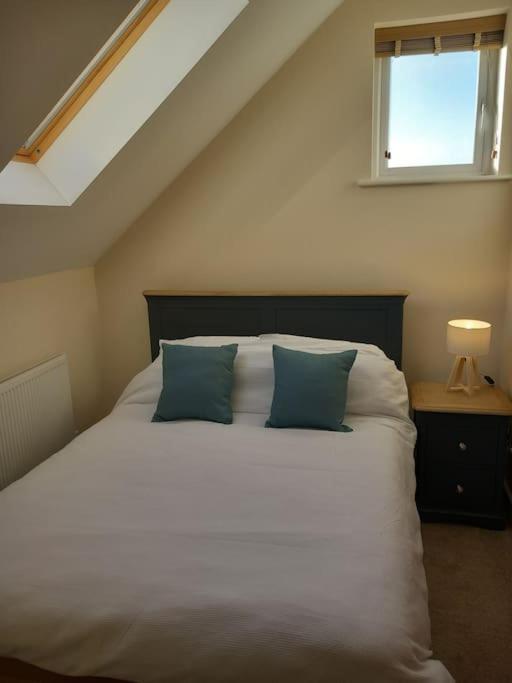 Roomy Penthouse 2 Double Bed Apartment - Spacious - Central Beeston - Free Secure Parking - نوتينغهام المظهر الخارجي الصورة