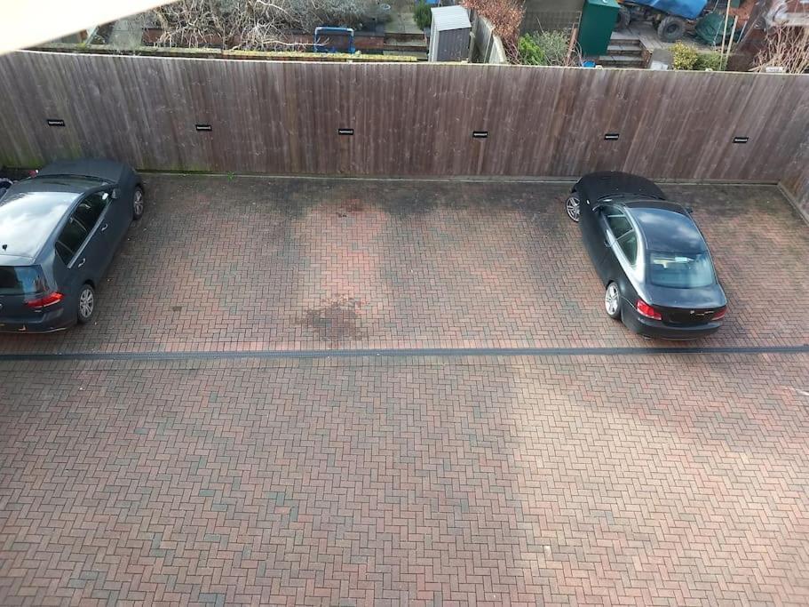 Roomy Penthouse 2 Double Bed Apartment - Spacious - Central Beeston - Free Secure Parking - نوتينغهام المظهر الخارجي الصورة